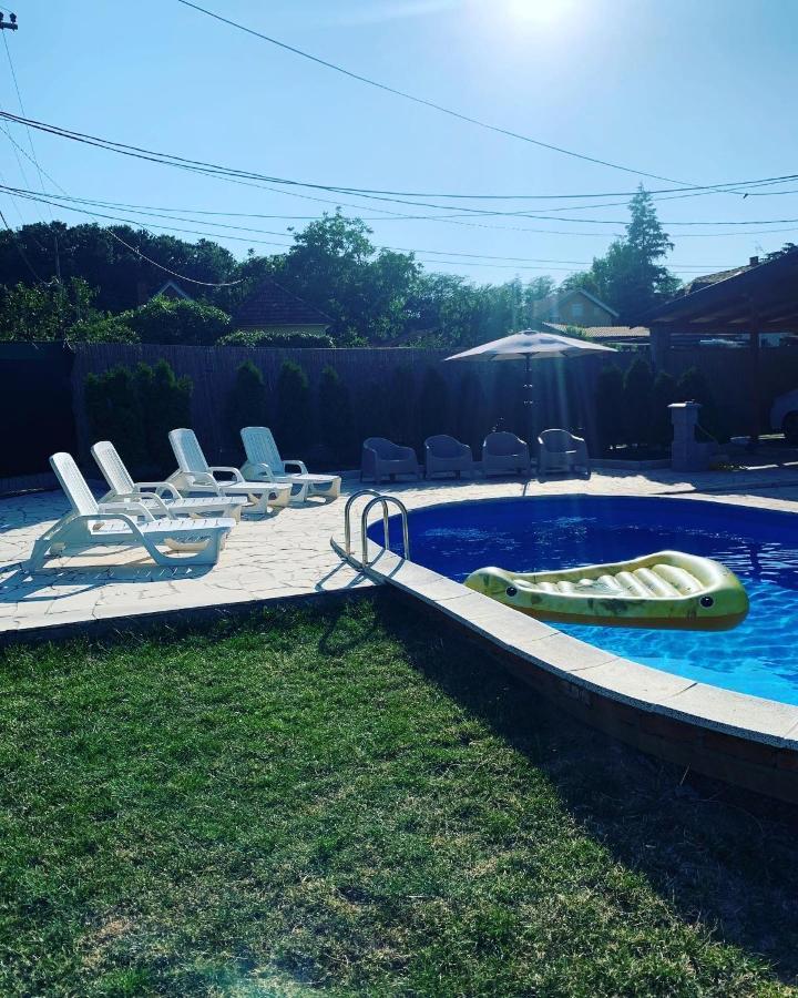 Villa Mika'S Poolhouse à Belgrade Extérieur photo